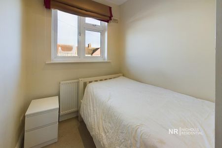 3 bedroom terraced house to rent - Photo 3