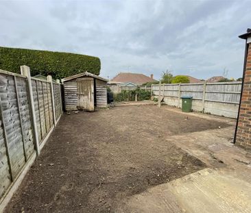 3 bedroom semi-detached house to rent - Photo 4