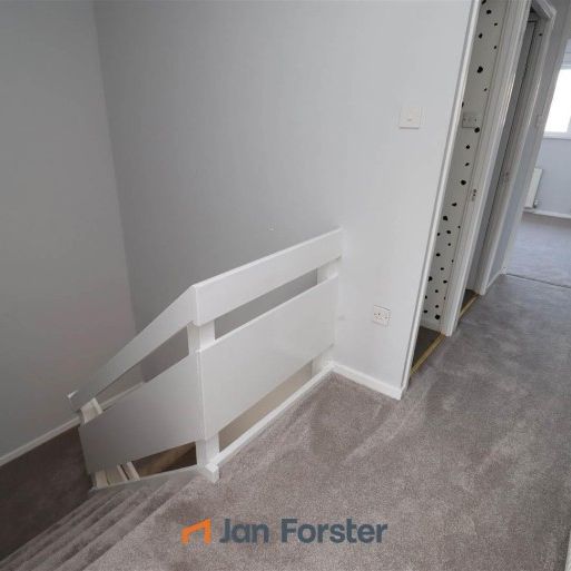 2 Bedroom House - Terraced - Photo 1
