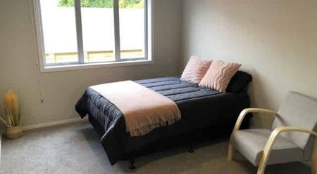 Immaculate, Fully Furnished Studios – Prime Location Near Hospital - Photo 3