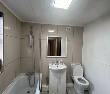 Central Cheltenham Houseshare - Photo 6
