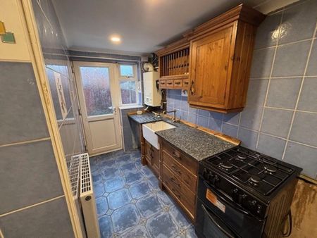 3 bedroom terraced house to rent - Photo 5