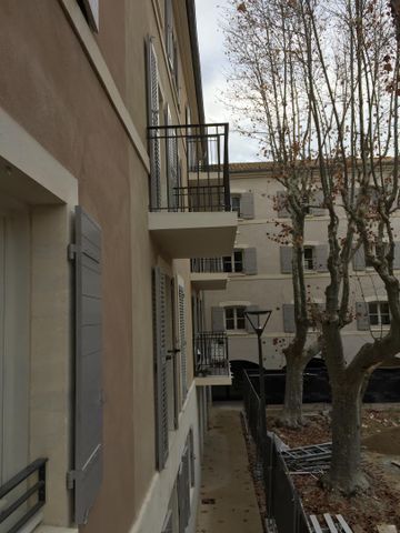 location Appartement F3 DE 63.2m² À VILLENEUVE LES AVIGNON - Photo 3