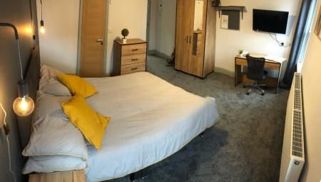 Winton Square, Shelton, Stoke-On-Trent, ST4 - Photo 1