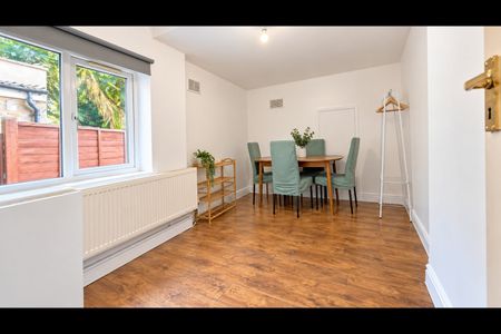 4 Bed Terraced House, Garfield Road, E13 - Photo 2