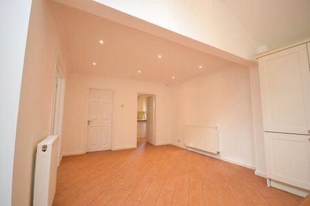 4 bedroom detached bungalow to rent - Photo 3