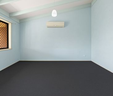 Two Bedroom Unit in Convenient Location - Photo 3