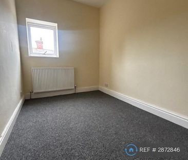 4 bedroom semi-detached house to rent - Photo 5