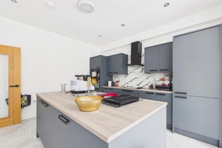 52 Marlborough Park North, Belfast, BT9 6HJ - Photo 5