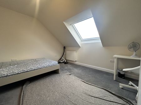 Ashcott Avenue, Leicester - Photo 3