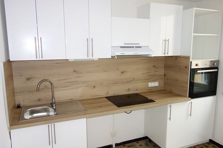 Location Appartement 2 pièces 40m² NIMES 30900 - Photo 4