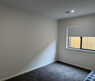 Spacious Home in Harpley Estate - Photo 3