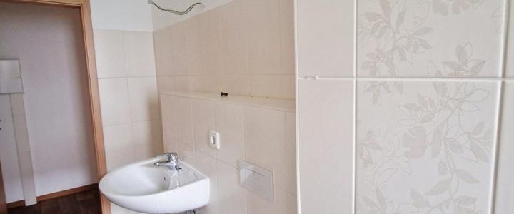 2-Raum-Wohnung mit Balkon in zentraler, ruhiger Wohngegend - Photo 1