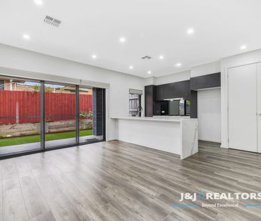 Stunning 4 Bedroom Townhome - Photo 1