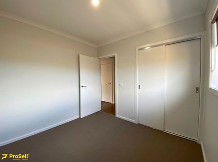 9 Sedge Street, Mambourin - Photo 4