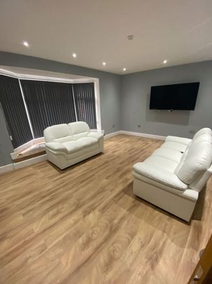 4 bedroom apartment to rent - Photo 1