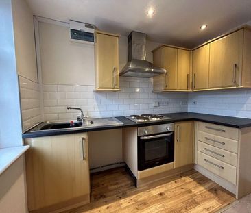 3 bedroom flat to rent - Photo 5