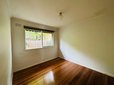 Central to all - Photo 3