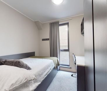 5 bedroom flat to rent - Photo 4