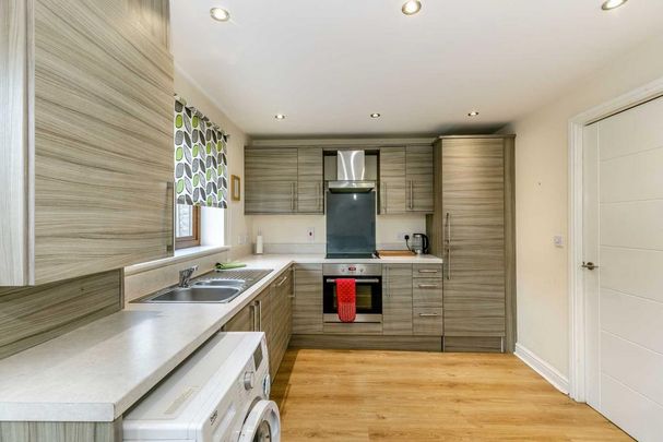 3 bedroom terraced house to rent - Photo 1