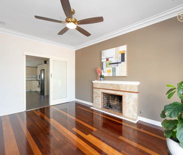 LOCATION COULDN'T BE ANY BETTER @ $780 per week - Photo 2