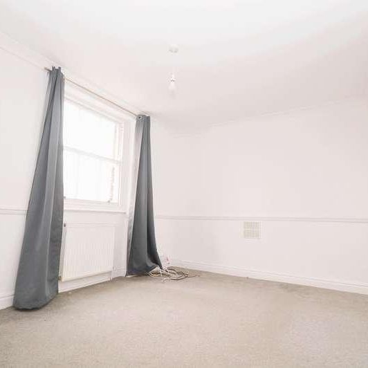 Vicarage Park, London, SE18 - Photo 1