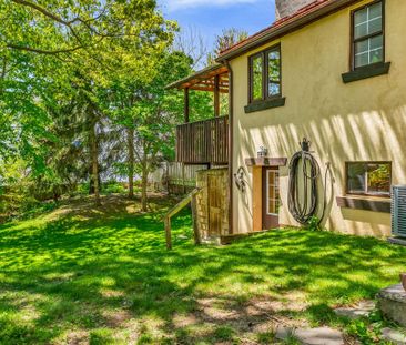 For Lease - 42 Forty First St Street, Toronto, Ontario - Photo 3