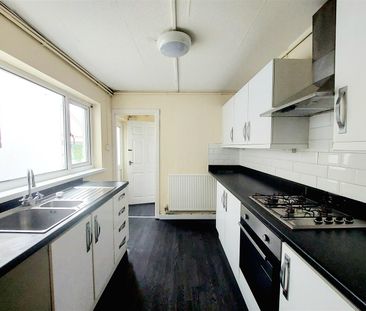 Victoria Road, Waunarlwydd, Swansea SA5 4TB - Photo 2