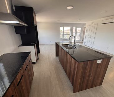 Grand 4 1/2 Moderne Dans Un 6plex - Photo 1