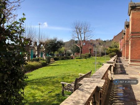 Studio to rent - Photo 3