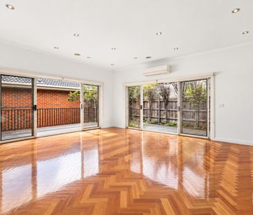 2/26 Tyne Street, Box Hill North, VIC, 3129 - Photo 1