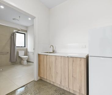 Brand new fully furnished rooms with private courtyards – All bills... - Photo 2