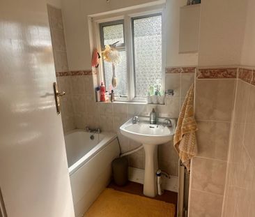 LARGE DOUBLE ROOM IN WEMBLEY HA9 - Photo 4