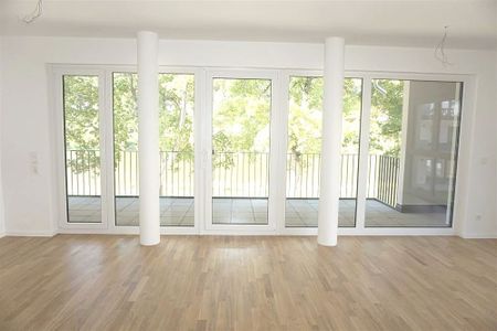 Energieeffiziente Wohnung mit direktem Moselblick – 2-Zimmer-Wohnung mit großzügiger Terrasse, Einbauküche & Tiefgaragenstellplatz - Photo 3