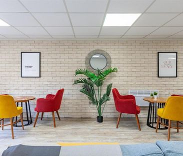 1 bedroom in a flat share to rent - Photo 3