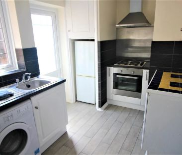 2 bed semi-detached house to rent in Hayling Road, South Oxhey, Watford, WD19 - Photo 5
