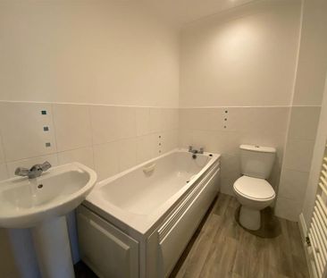 3 bedroom semi-detached house to rent - Photo 6
