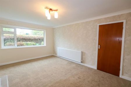 2 bedroom bungalow to rent - Photo 2