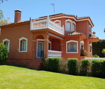 Luxury 5 room Detached House for rent in Mijas, Spain - Photo 5