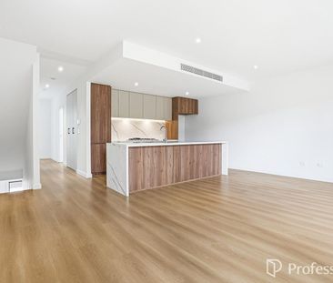 Brand New Luxury Home - Photo 4