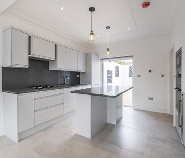 3 bedroom terraced house to rent - Photo 1