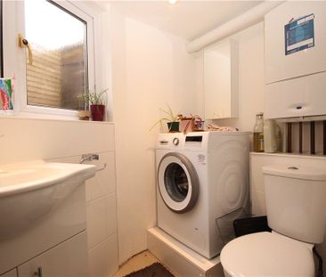 Gardner Road, Guildford, Surrey, GU1 4PG - Photo 1