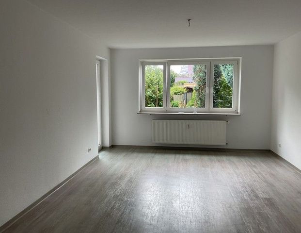 Helle sonnige 3 Zimmer Wohnung mit Blick ins Grüne ! - Foto 1