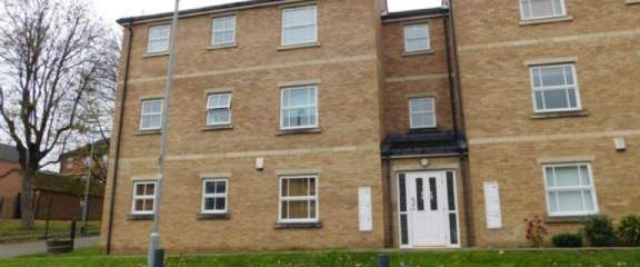 2 bedroom property to rent in Farsley - Photo 1