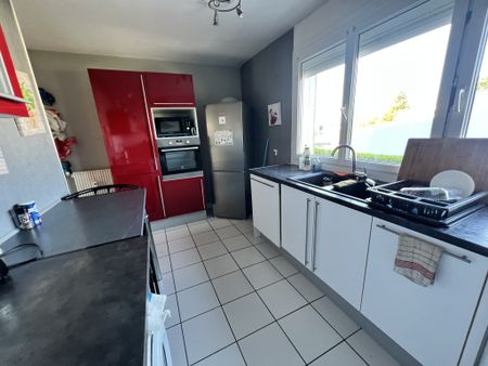 Location Appartement 5 pièces 96m² LANESTER 56600 - Photo 4