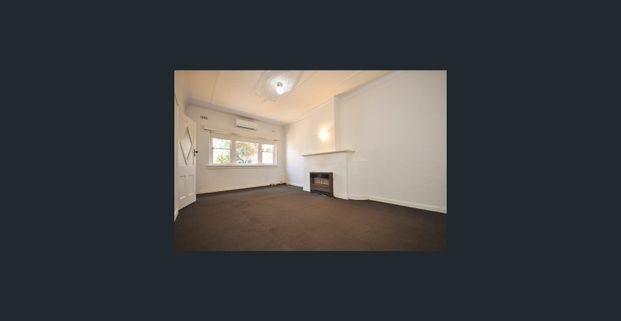 THREE BEDROOM HOME IN PRIME LOCALE – WATER USAGE INCLUDED! II HAVEN AGENTS - Photo 1