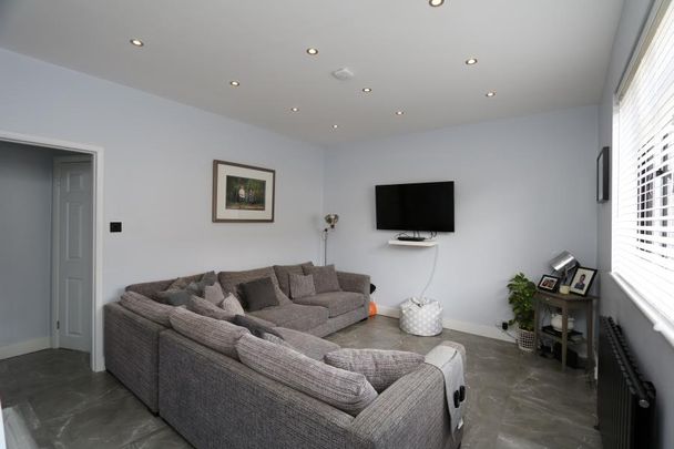 Gladstone Road, Surbiton - 3 bedrooms Property for lettings - Seymours - Photo 1