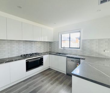 16 Welland Drive, Mickleham, Vic 3064 - Photo 4