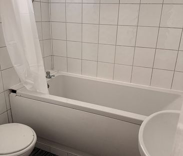 Studio Flat, Handcross Road, LU2 - Photo 3