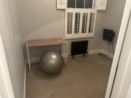 Large room plus office in friendly house - 12 mins walk Victoria line - Photo 5